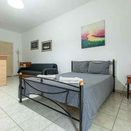 Central Cozy Apartment 3 Sparta Bagian luar foto