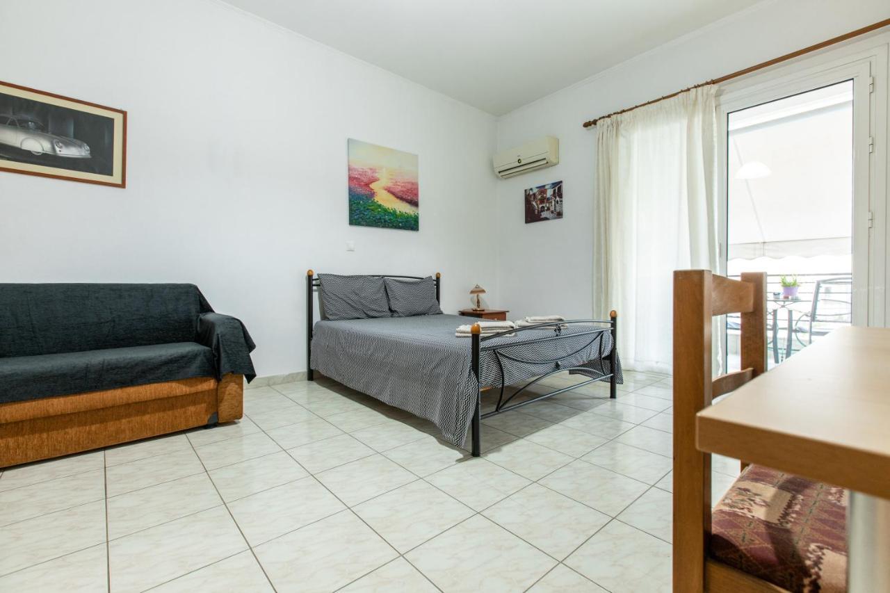 Central Cozy Apartment 3 Sparta Bagian luar foto