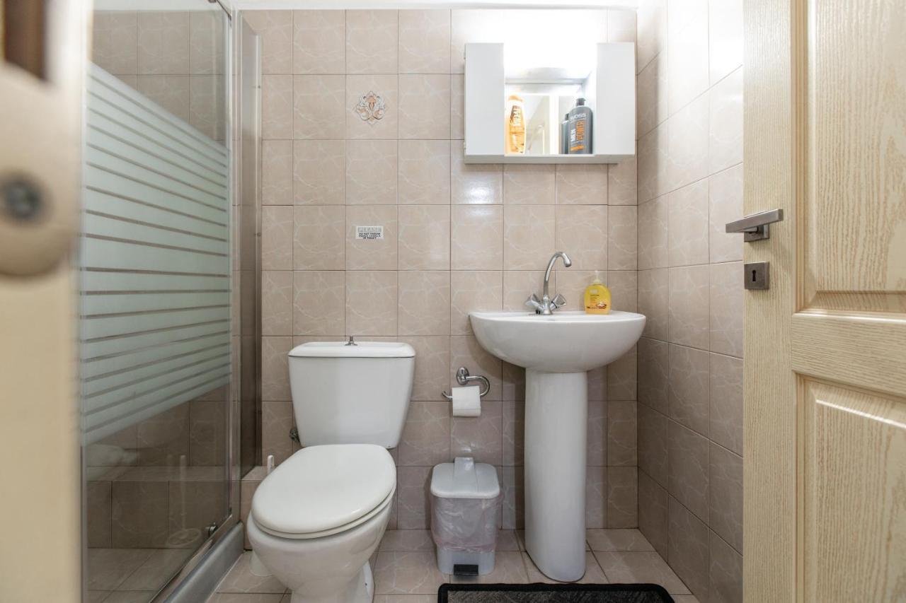 Central Cozy Apartment 3 Sparta Bagian luar foto