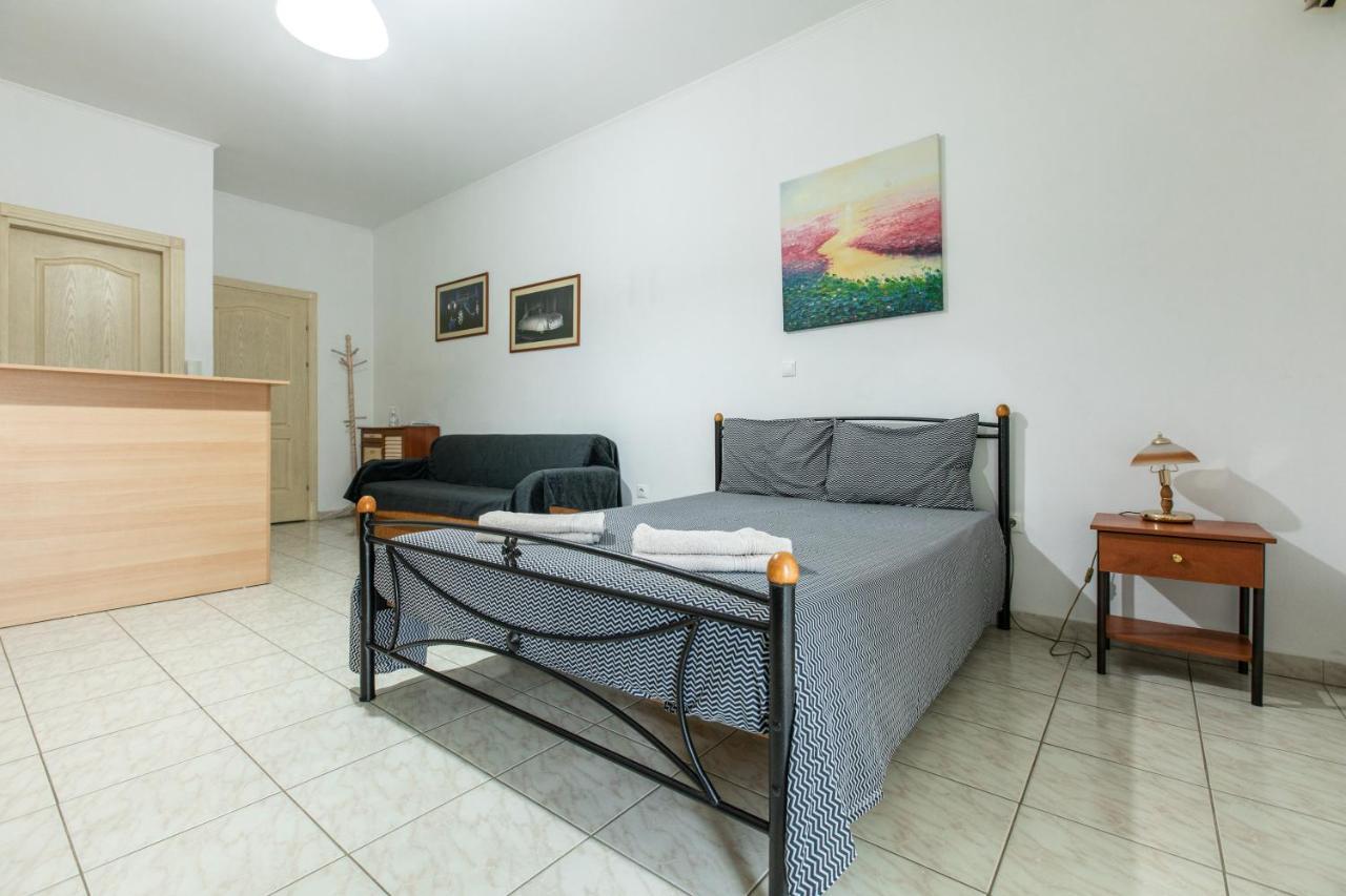 Central Cozy Apartment 3 Sparta Bagian luar foto