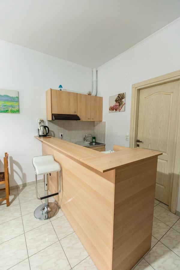 Central Cozy Apartment 3 Sparta Bagian luar foto